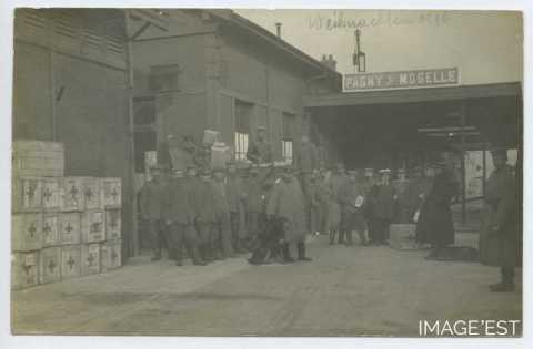 Soldats et officiers allemands (Pagny-sur-Moselle)